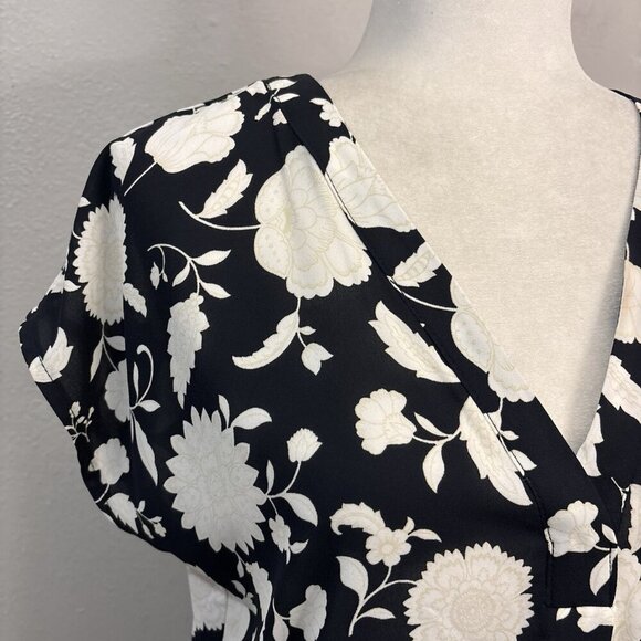 Ann Taylor Mix Media Pleat Front Top Blouse V Neck Size XS - Picture 3 of 10